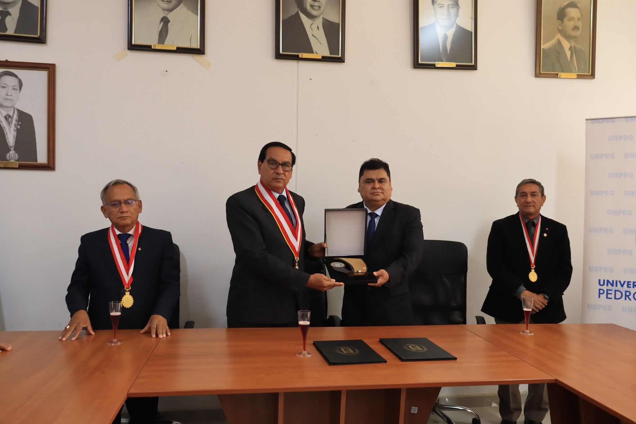 Reunión institucional